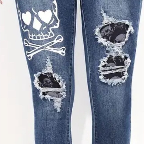 Skull Jeans- Women’s Mecium skinny stretch jeans - Picture 1 of 4